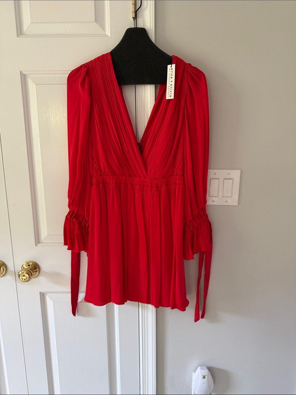 Alice + Olivia Red V-Neck Long Sleeve Tunic